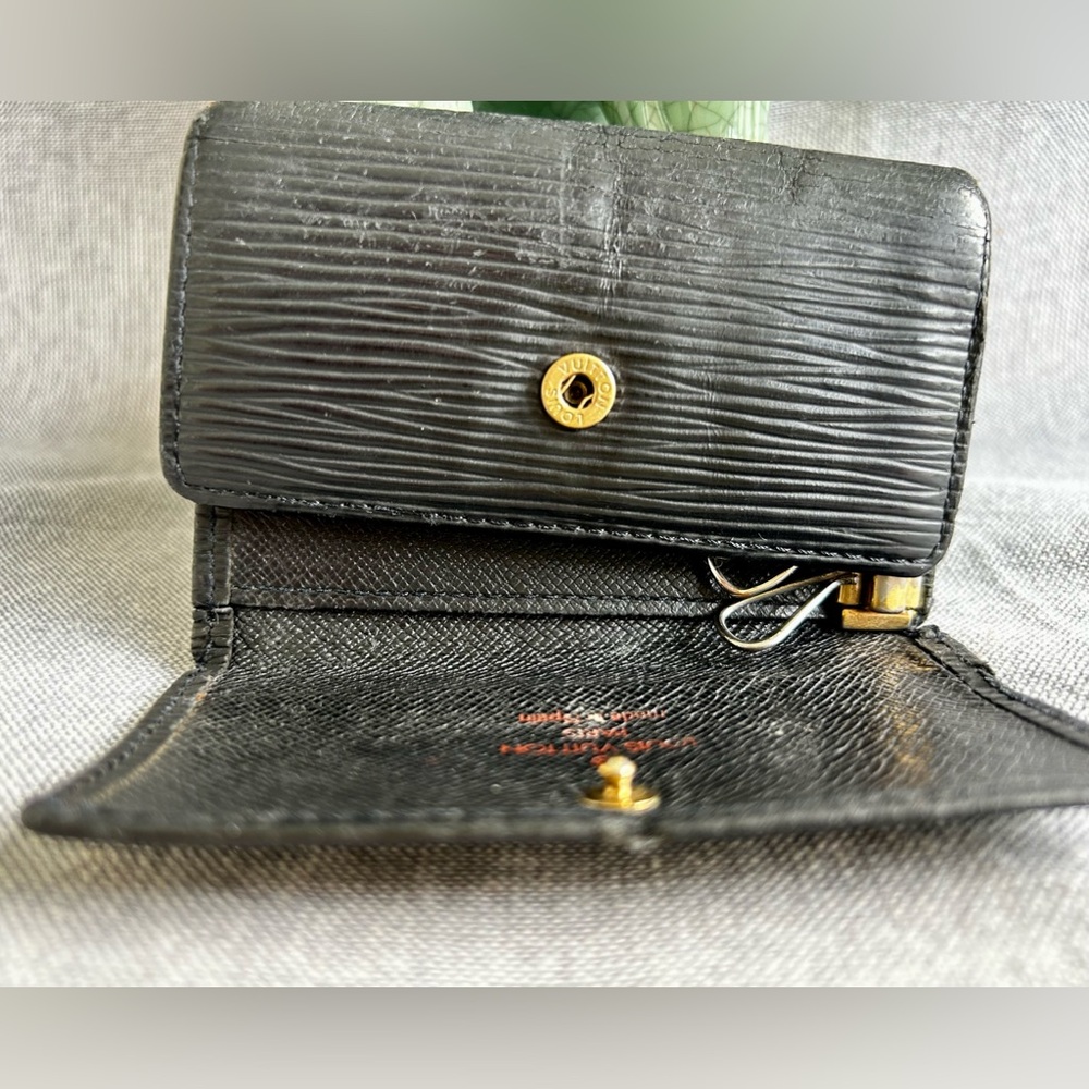 Louis Vuitton Key - Picture 6 of 11